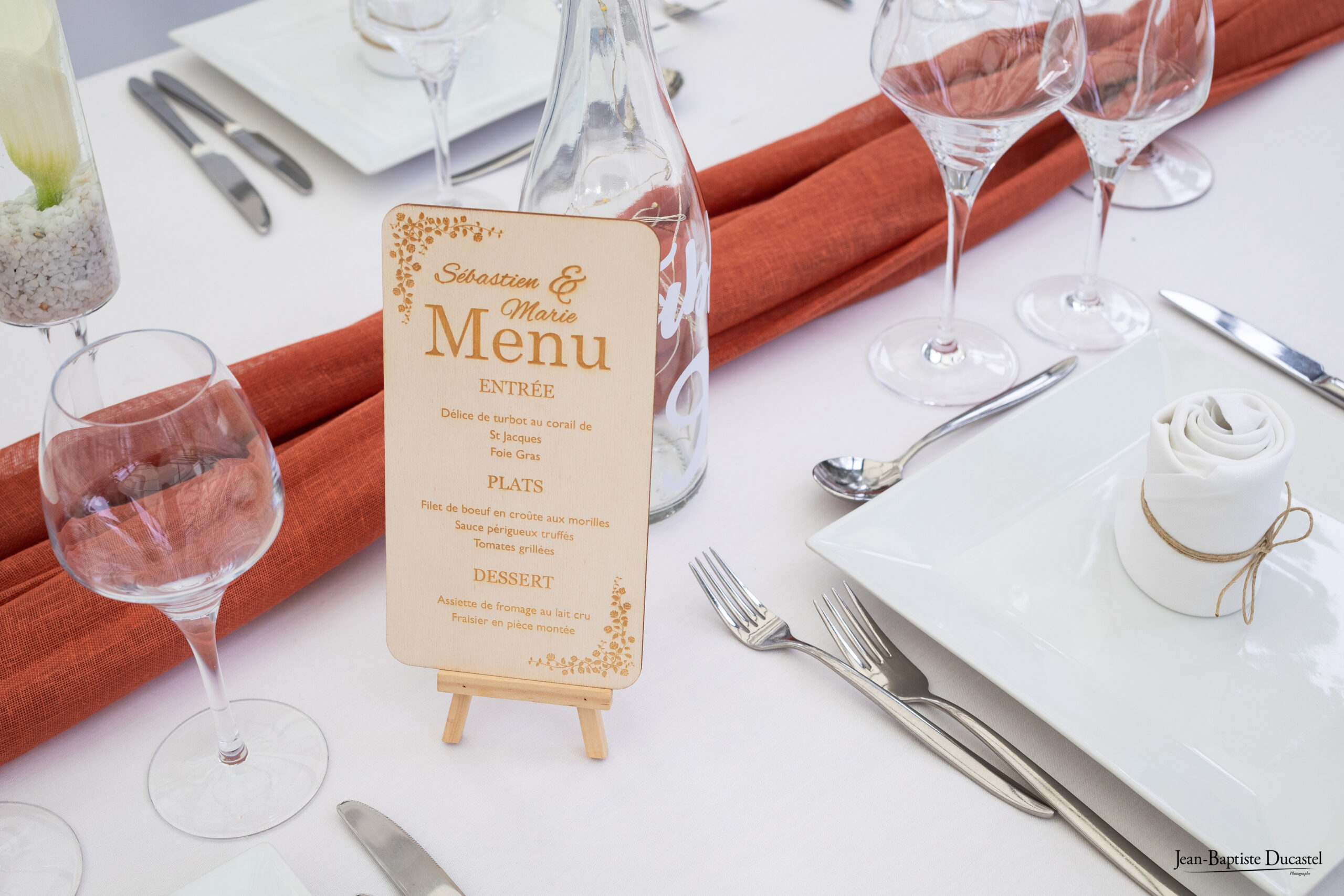 menu_de_table_en_bois_château_de_naours_marie_popins_event